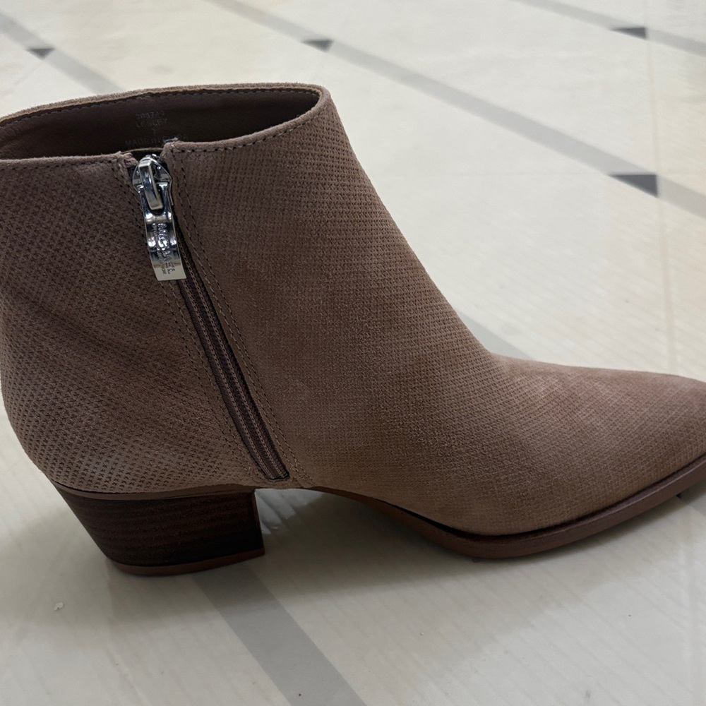 Michael by Michael Shannon.  Elegant Tan Ankle Boots, size 7. New! NWT - Picture 7 of 10